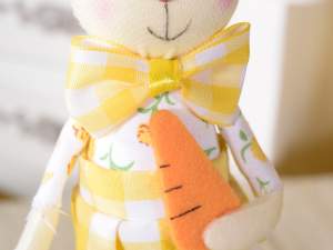 Wholesale Easter rabbits in wood fabric