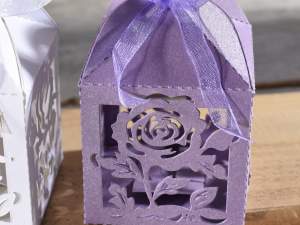 Favor box with lilac paper flower decoration