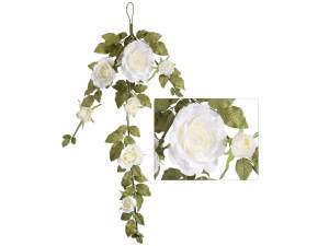 Allestimento vetrine: fiori artificiali e ghirlande