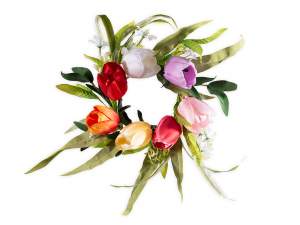 Habillage de fenêtre : fleurs artificielles et guirlandes