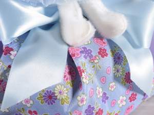 Wholesale floral print dove holder