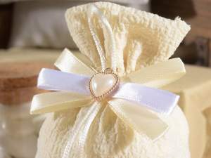 Wholesale heart favor bags confetti