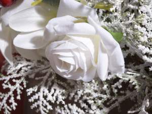 Grossista ghirlanda Natale innevata fiori bianchi