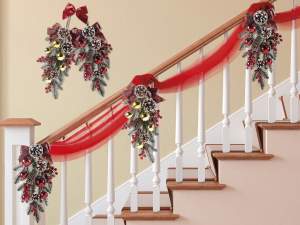 Wholesale branches, pine cones, berries, wreath