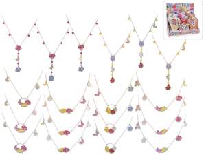 Collier en métal fleurs dans emballage cadeau et présentoir