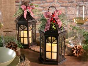Wholesale lantern and pine needle bunch
