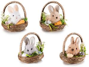 lapins en gros dans un panier de nidification