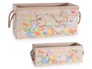 panier en bois en gros lapins de Pâques