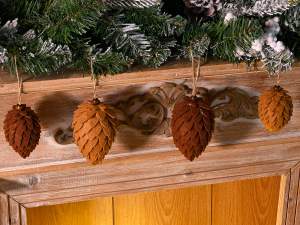pommes de pin décoratives en tissu à suspendre