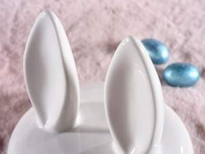 gros pot de lapin de Pâques