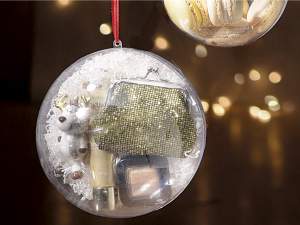 Transparent fillable sphere that opens