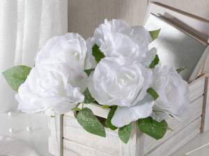 ingrosso mazzo rose bianche innevate