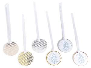 Pinzas, pequeñas decoraciones y cierrapaquetes de