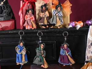 Porte-clés sorcière Befana en tissu résine