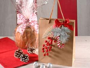 Ramos navideños con bastones de caramelo