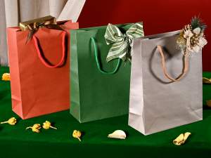Sacs cadeaux en papier coloré