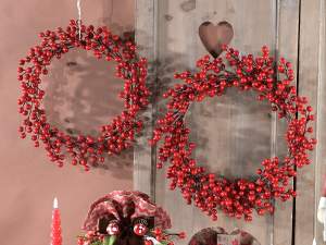wholesaler of red berry Christmas wreaths