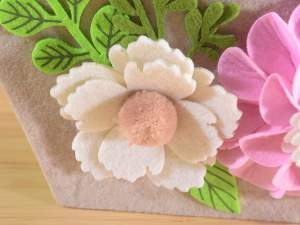 Wholesale colored cloth handbags flowers