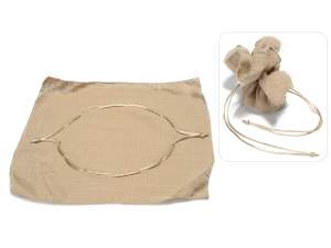 Sacs en tulle et amandes sucrées pour les faveurs