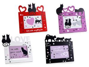 Photo frame in colored wood with cats and hearts to place
