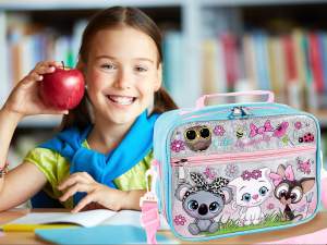 Wholesale lunch box brings snacks for girls and an