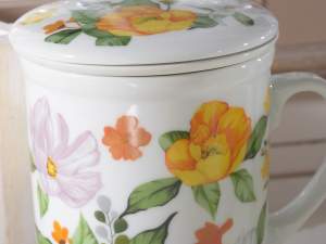 Wholesaler of herbal tea cups with flowers decorat