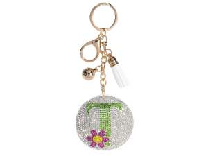 Breloc/amulet colorat cu litera T, strasuri și pandantive