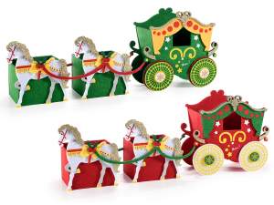 Carrozza con cavalli in panno con decori in rilievo