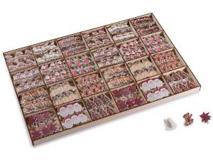 Expositor de 288 pinzas de madera con adornos navideños