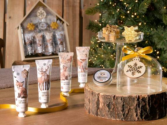 Conf. regalo con 7 prodotti corpo e decoro in legno