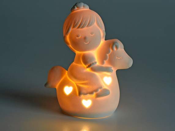Princesa de porcelana a caballo con corazones y luces LED