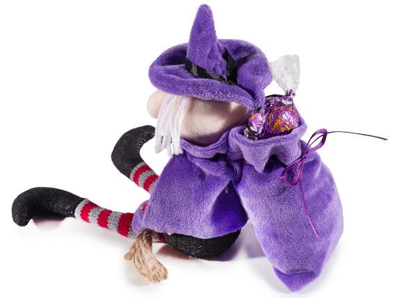 Befana - vrăjitoare cu picioare lungi în stofă cu o pungă de