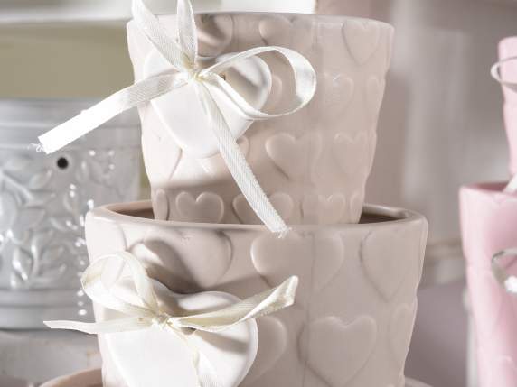 Set 3 vaze ceramice cu decoratiuni in relief si inima aplica