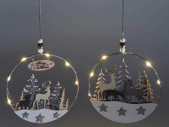 Decor metalic suspendat cu peisaj din lemn și lumini