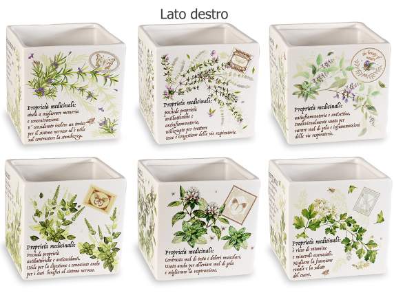 Vaza din ceramica cu decoratiuni si scrieri cu ierburi