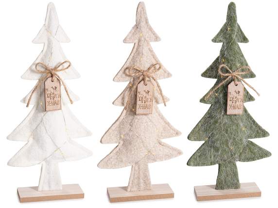 Árbol de Navidad de tela sobre base de madera con luces LED