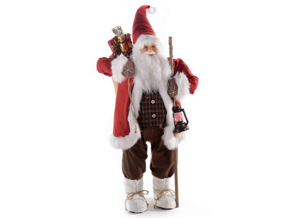 Babbo Natale rosso, dettagli eco-fur, doni e lanterna