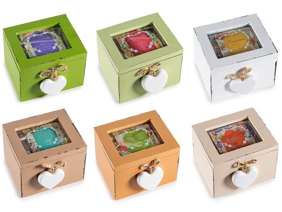 40 g dinfusion de tisane dans une boîte en bois avec un pen