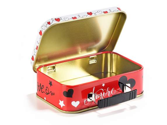 Boîte en métal en forme de valise avec des amoureux