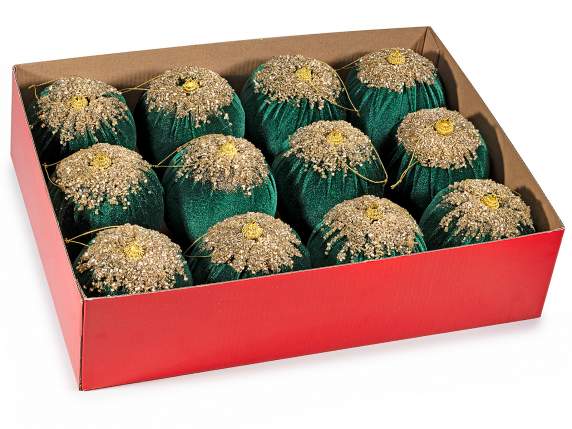 Bola colgante de terciopelo verde con adornos brillantes