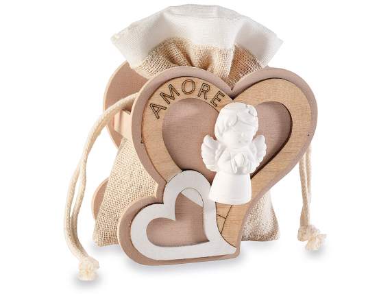 Corazón madera con ángel de yeso y bolsa de yute con lazo