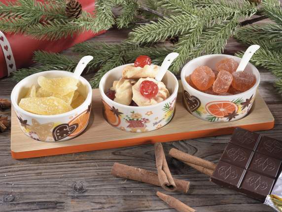 Set aperitiv cu 3 cesti ceramice pe tava din lemn