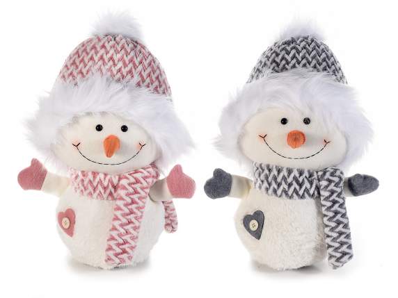 Bonhomme de neige en doux tissu avec écharpe et chapeau