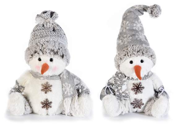 Bonhomme de neige en peluche avec écharpe et bonnet tricoté