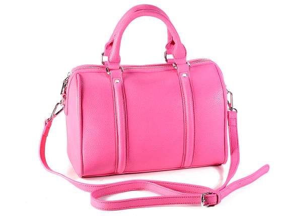 Boston bag w / shoulder strap in pink hammered imitation lea