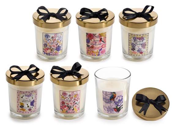 Bougie parfumée dans un pot en verre avec couvercle et noeud