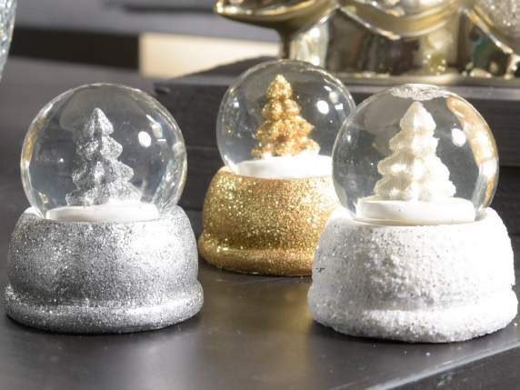 Boule à neige avec sapin de Noël et base en résine scintilla