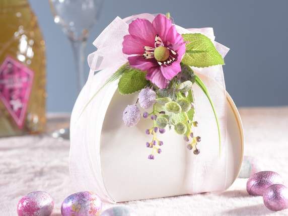 Bouquet artificiel avec anémone et œufs