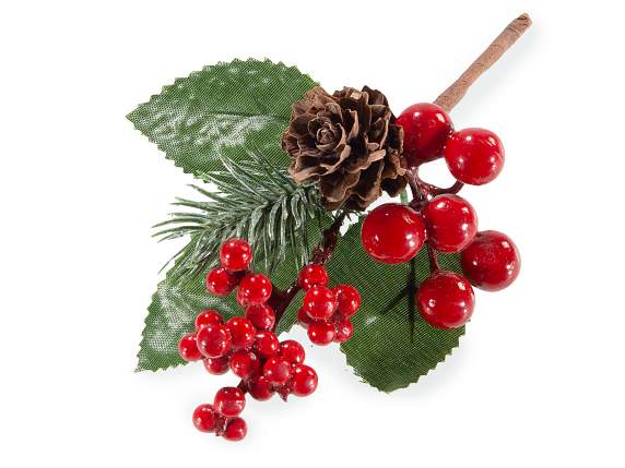 Buchet decorativ cu fructe de padure rosii, pin
