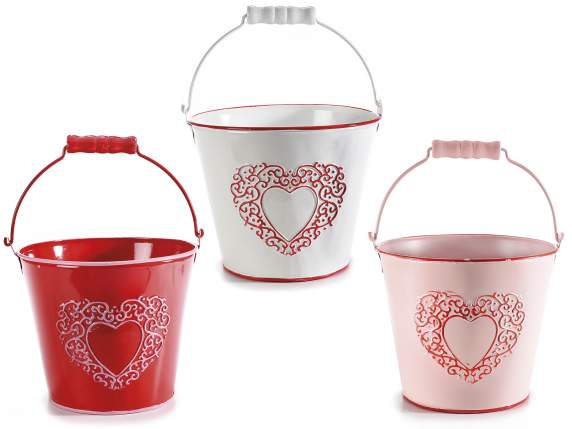 Bucket metal vase with embossed heart decoration